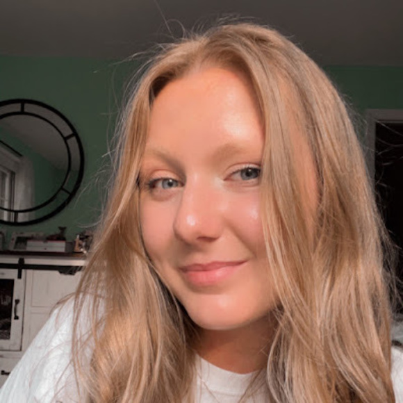 Meet your Posher, Julia - Picture 1 of 1